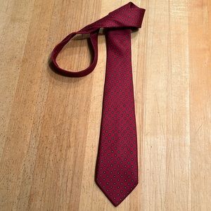 John Henry Men’s Neck Tie 100% Silk, Maroon with pattern